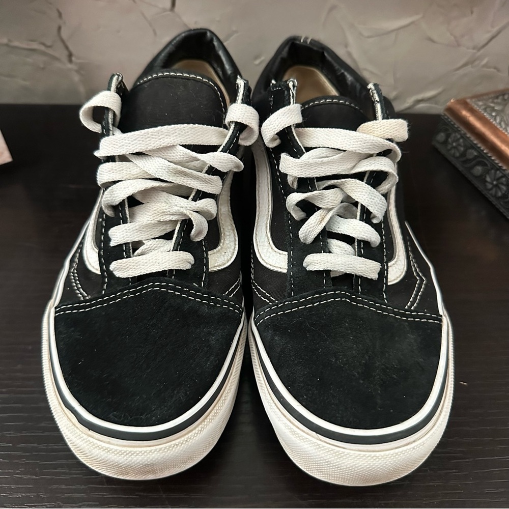 EUC Vans Black Suede and White Classic Sneakers Size: M- 5.5 W- 7
